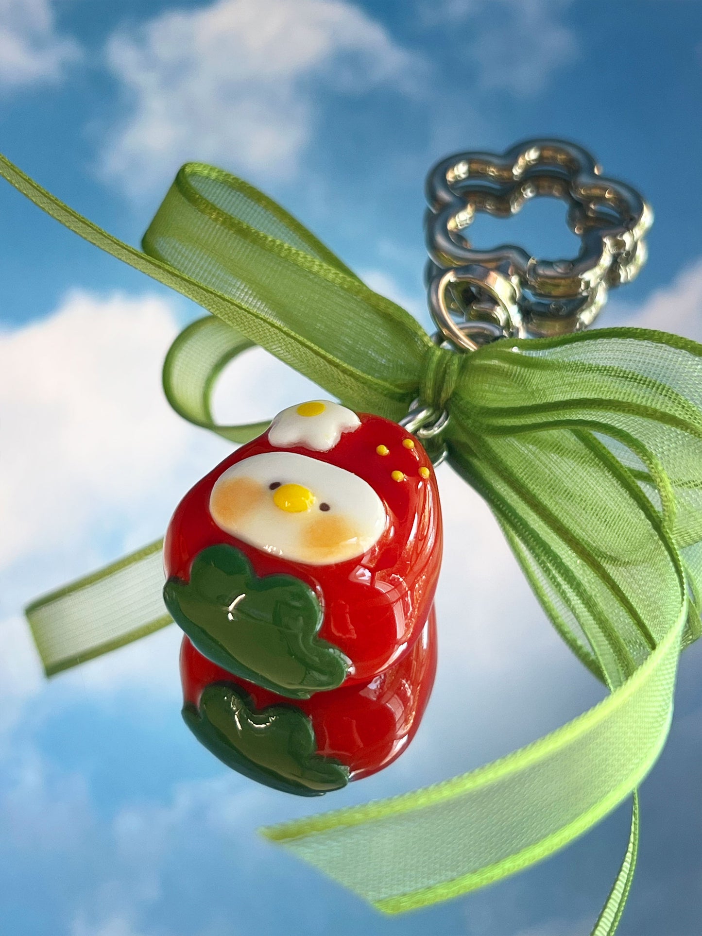 strawberry duck 🍓 keychain