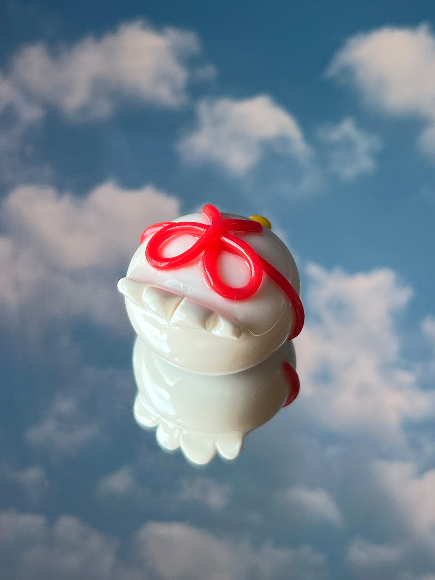 red ribbon duck ❤️ desk friend