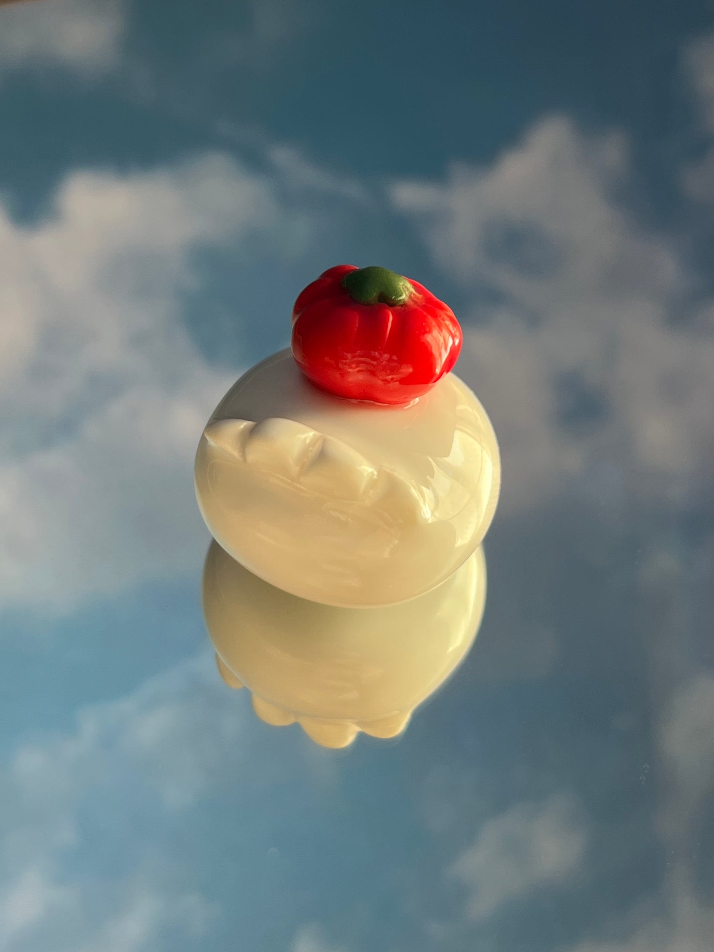 tomato duck desk friend 🍅